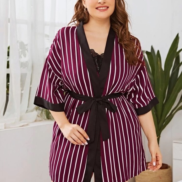 Cami Top & Shorts & Robe Set - Picture 5 of 5